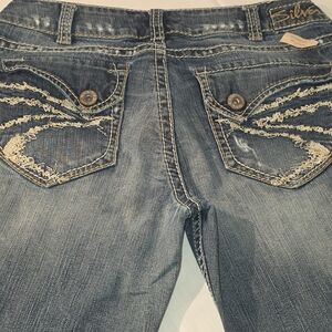 Silver Suki Surplus Women's Blue Jeans with Embroidered Pockets